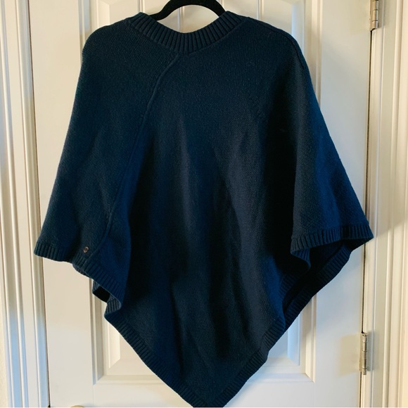 Lululemon On The Go Poncho in True Navy | One Size | OS - Picture 2 of 10